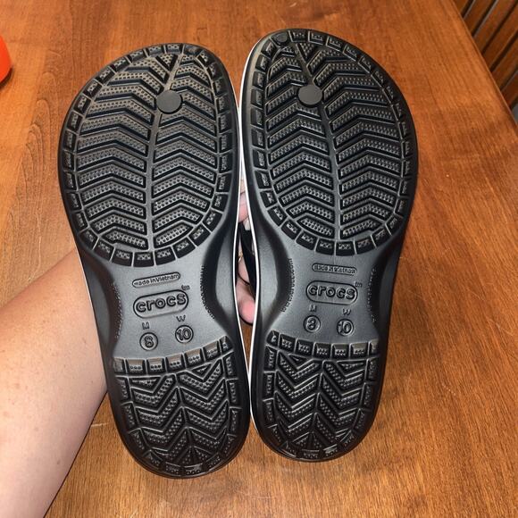 Crocs Men’s Flip Flops Sandals Size 8M/10W Black-White Water Lightweight - Picture 3 of 4